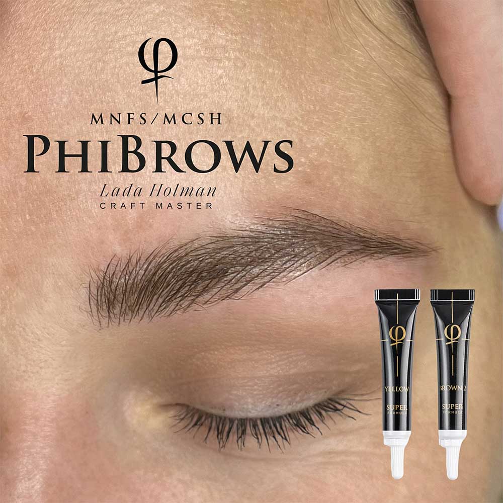 Primo piano dei risultati di microblading delle sopracciglia miscelando Yellow e Brown 2 di Lada Holman Primo piano dei risultati di microblading delle sopracciglia miscelando Yellow e Brown 2 di Lada Holman